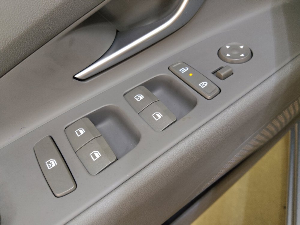 Used 2025 Hyundai Elantra Sport FWD image 27