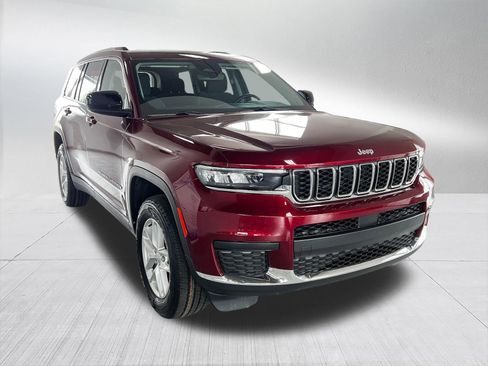 Used 2023 Jeep Grand Cherokee L Laredo AWD/4WD image 4