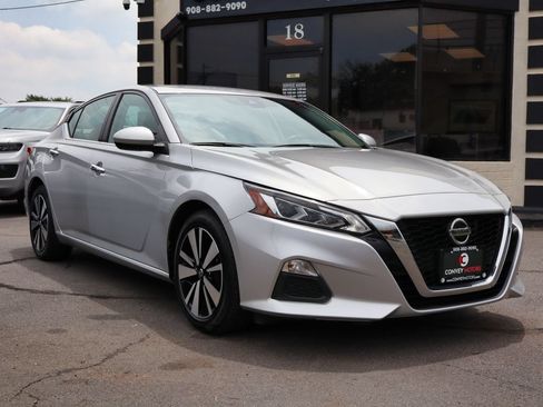 Used 2021 Nissan Altima 2.5 SV FWD image 4