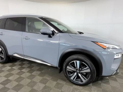 Used 2023 Nissan Rogue SL AWD/4WD image 2