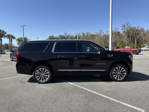 Used 2022 GMC Yukon XL Denali w/ Denali Ultimate Package image 2