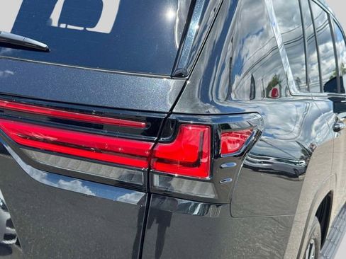 Used 2025 Lexus LX 600 4WD w/ Accessory Package (2T) image 12
