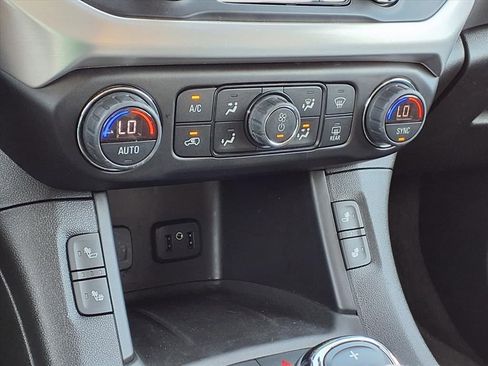 Used 2019 GMC Acadia SLT image 12