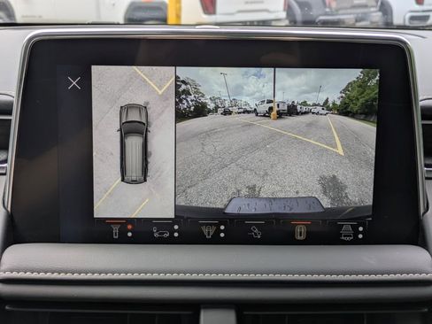 Used 2023 Chevrolet Tahoe Premier w/ Advanced Technology Package AWD/4WD image 21