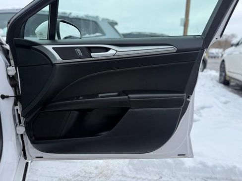 Certified 2020 Ford Fusion SE image 16