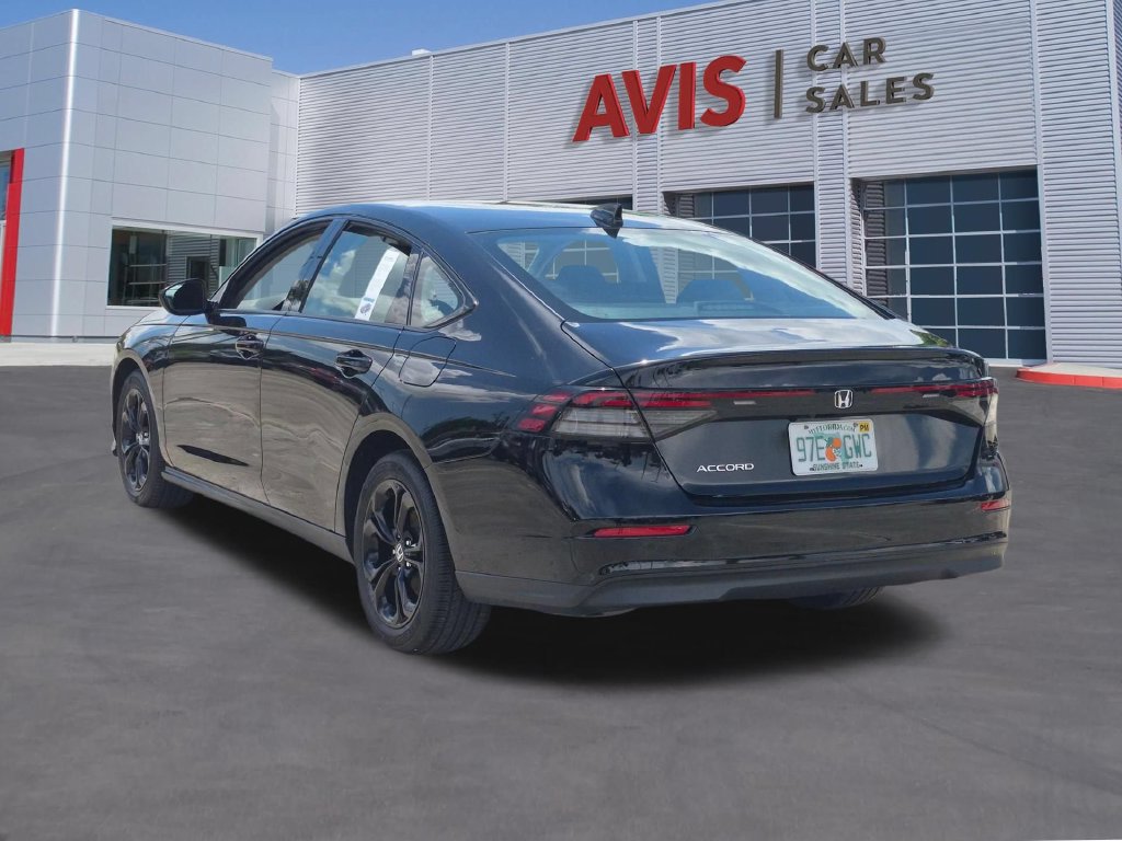Used 2025 Honda Accord SE image 9