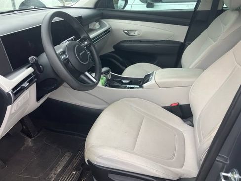 Used 2026 Hyundai Tucson SE FWD image 3