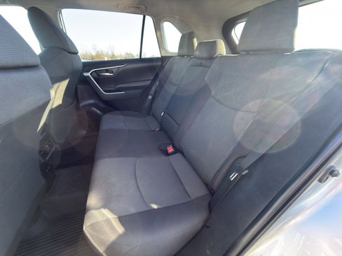 Used 2021 Toyota RAV4 XLE w/ Convenience Package image 13