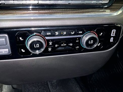 Used 2024 Chevrolet Silverado 1500 LT AWD/4WD image 30