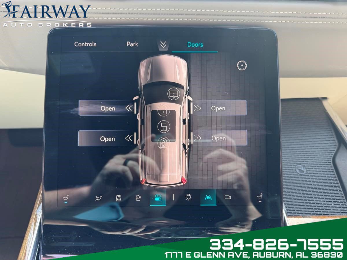 Used 2025 Cadillac Escalade Sport Platinum AWD/4WD image 25