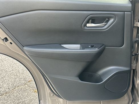 Used 2025 Nissan Rogue SV AWD/4WD image 21