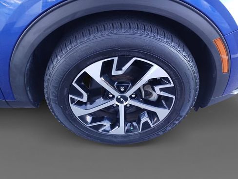 Used 2023 Kia Sportage EX image 16