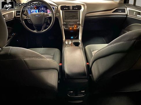 Used 2019 Ford Fusion SE image 15