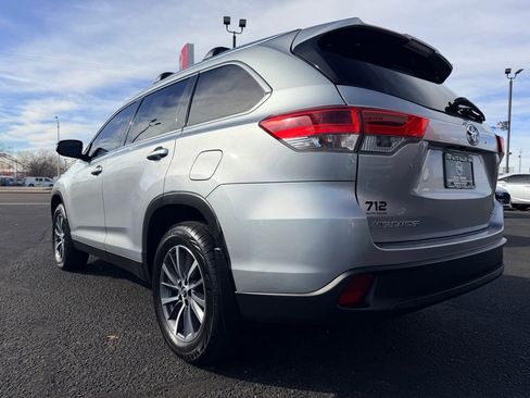 Used 2019 Toyota Highlander XLE image 34