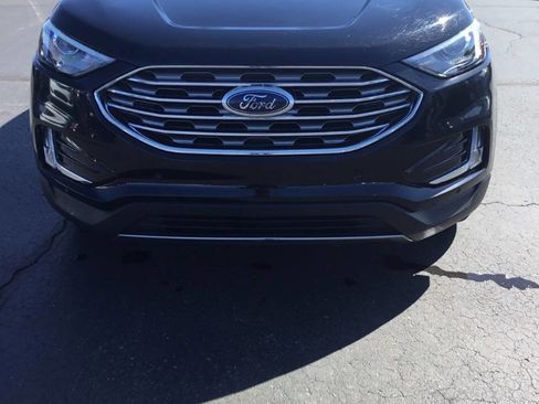 Used 2024 Ford Edge Titanium image 8