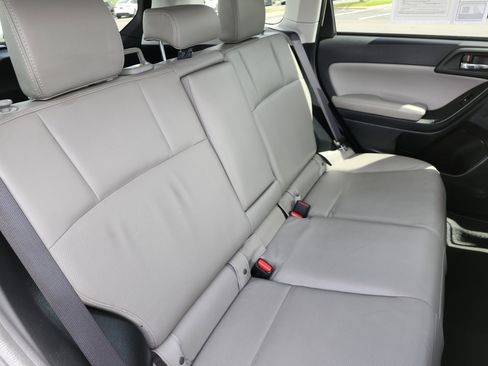 Used 2014 Subaru Forester 2.5i Touring AWD/4WD image 19