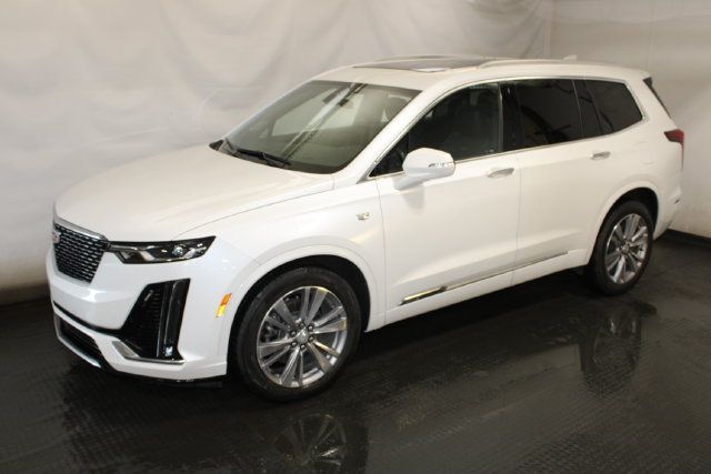 Certified 2024 Cadillac XT6 Premium Luxury AWD/4WD image 2