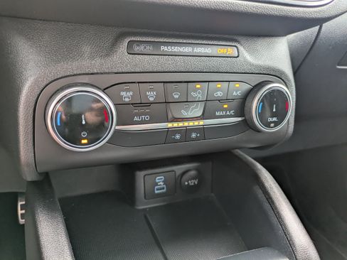 Used 2023 Ford Escape ST-Line image 14