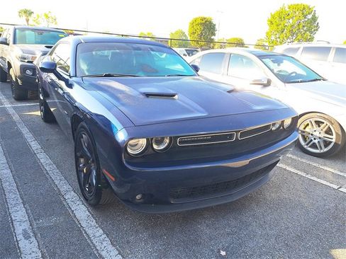 Used 2017 Dodge Challenger R/T Plus image 3