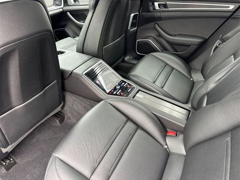 Used 2023 Porsche Panamera 4 image 14