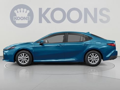 Used 2025 Toyota Camry SE FWD image 4