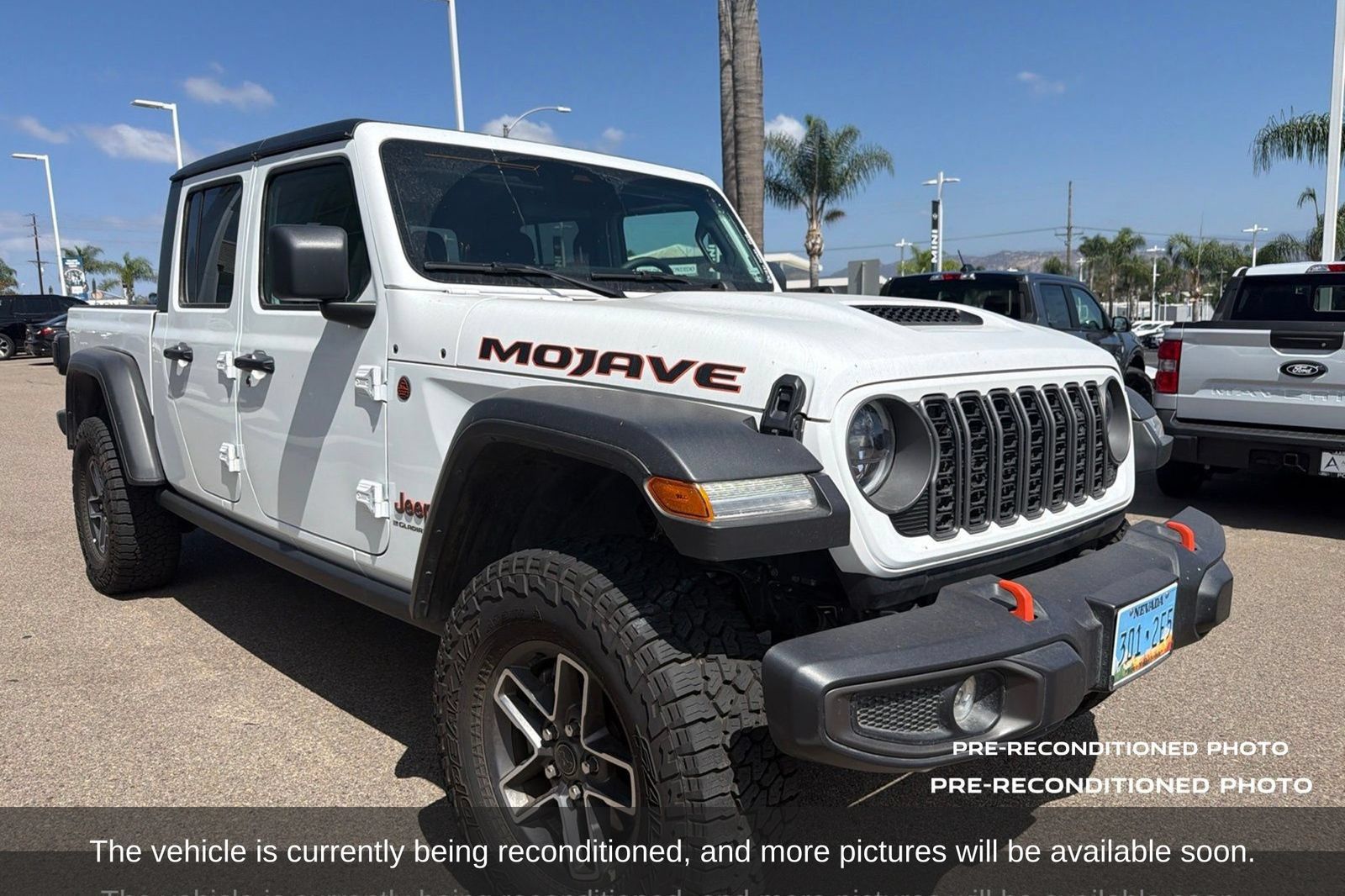 Used 2026 Jeep Gladiator Mojave AWD/4WD image 3