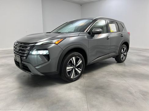 Used 2026 Nissan Rogue SL AWD/4WD image 4