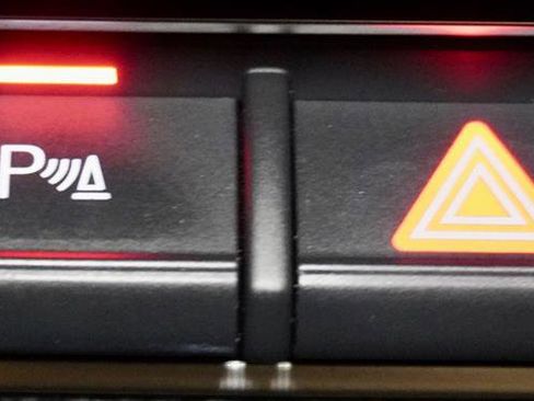 Used 2017 Audi A3 e-tron Premium Plus w/ Technology Package image 21