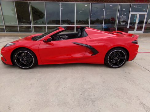 Used 2021 Chevrolet Corvette Stingray Premium Conv w/ Z51 Performance Package RWD image 8