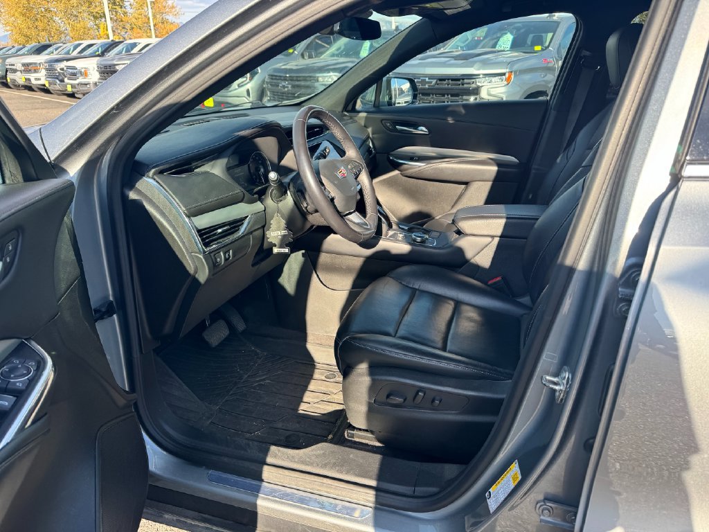 Used 2023 Cadillac XT4 Premium Luxury AWD/4WD image 4