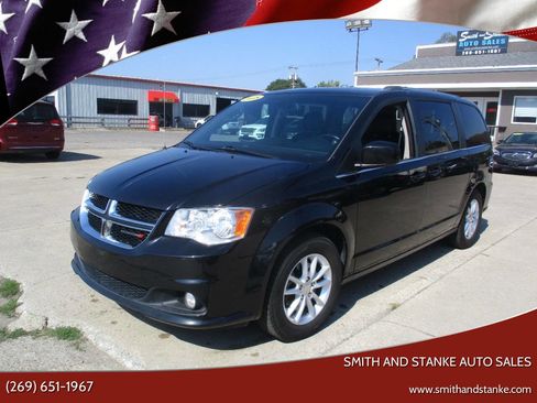 Used 2018 Dodge Grand Caravan SXT image 1