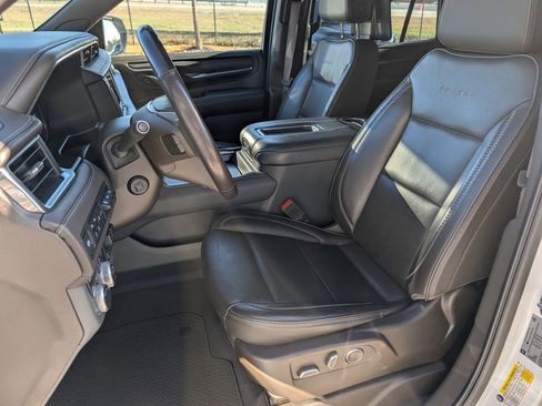 Used 2021 GMC Yukon Denali w/ Denali Premium Package image 5