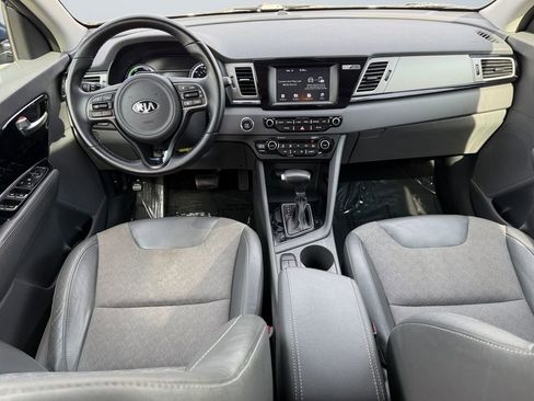 Used 2018 Kia Niro EX image 10