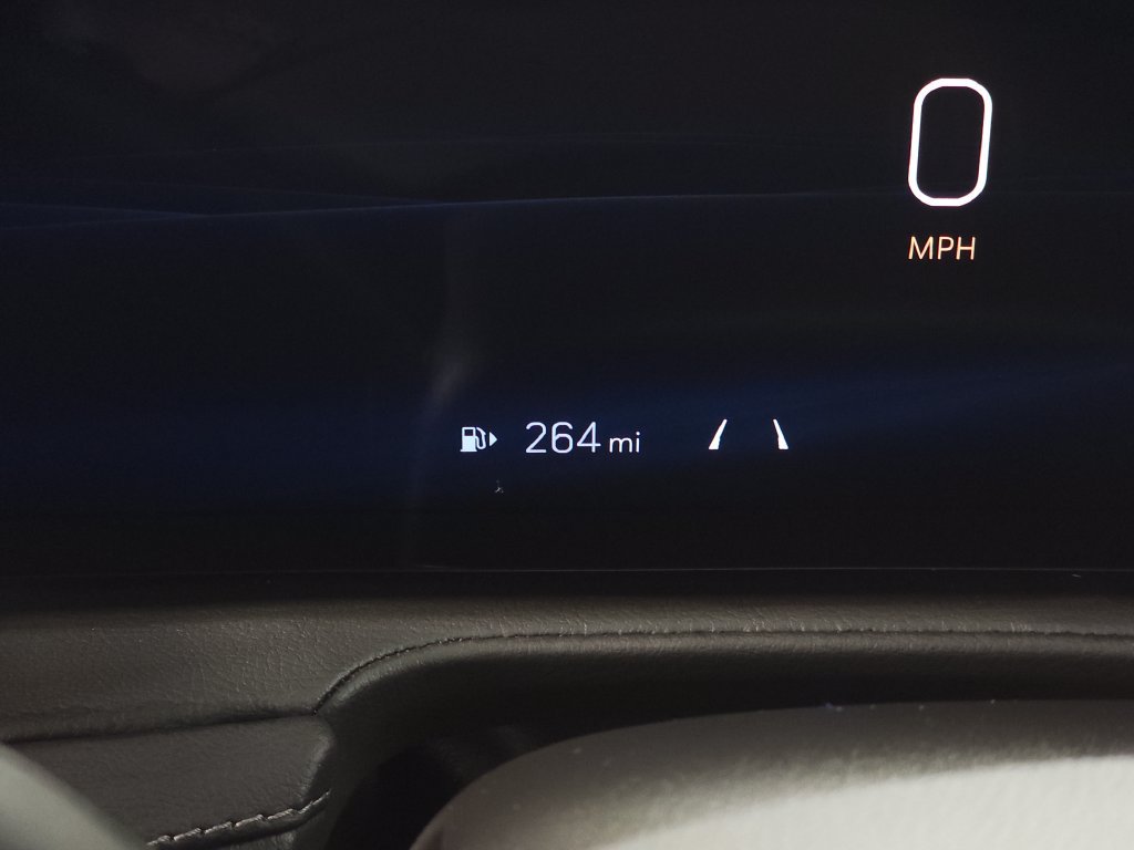 Used 2024 Cadillac XT4 Premium Luxury w/ Technology Package FWD image 21