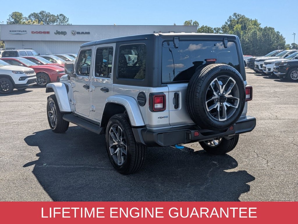 Used 2024 Jeep Wrangler Unlimited AWD/4WD image 6