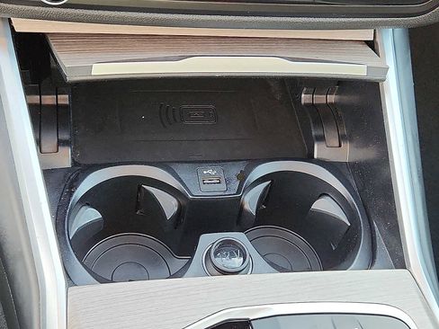 Used 2025 BMW 330i xDrive Sedan w/ Convenience Package image 25