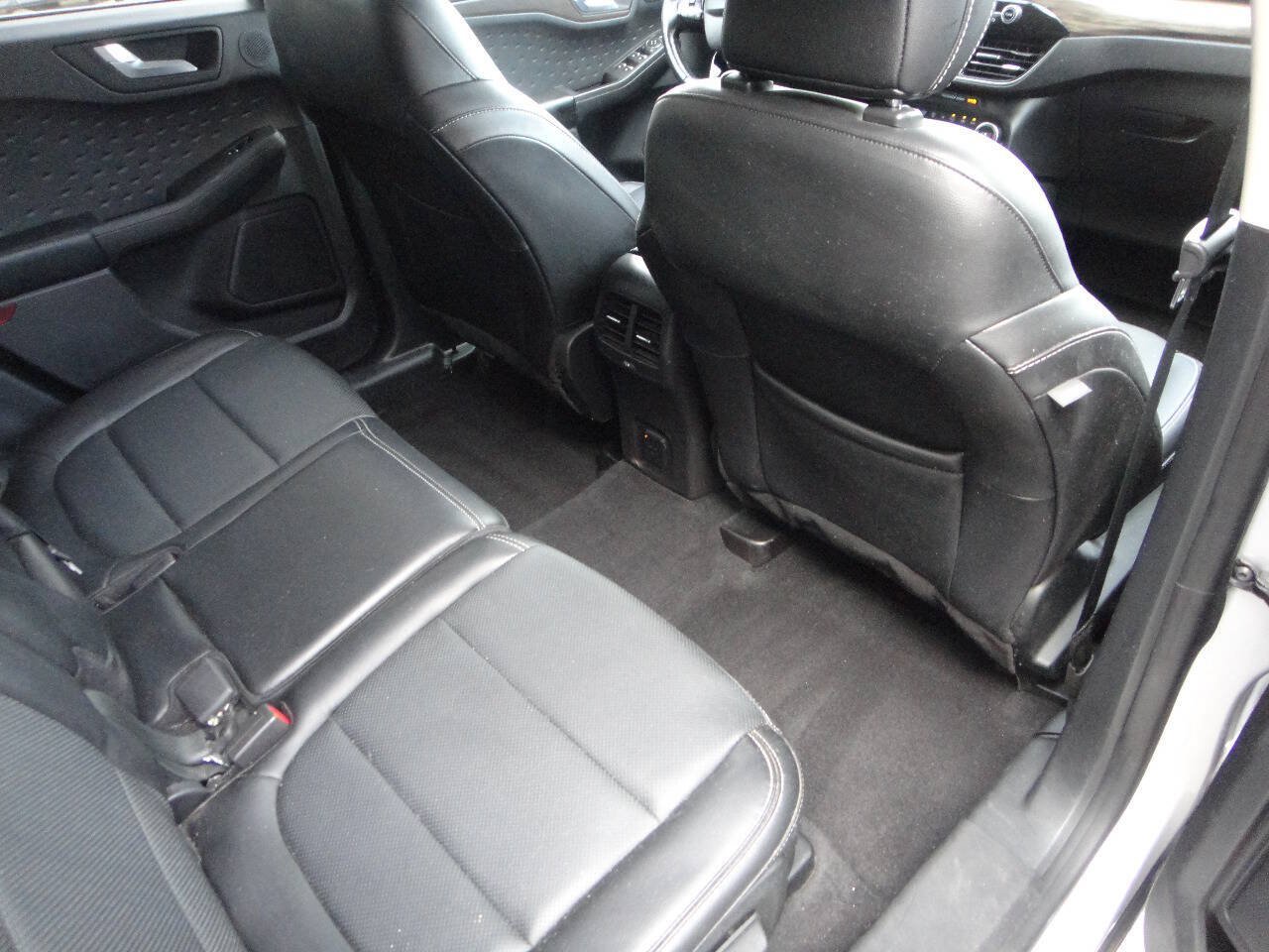 Used 2020 Ford Escape Titanium AWD/4WD image 15