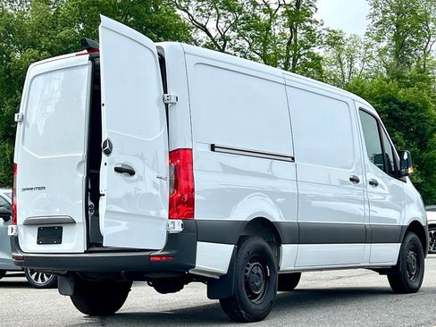 Used 2025 Mercedes-Benz Sprinter 2500 image 10