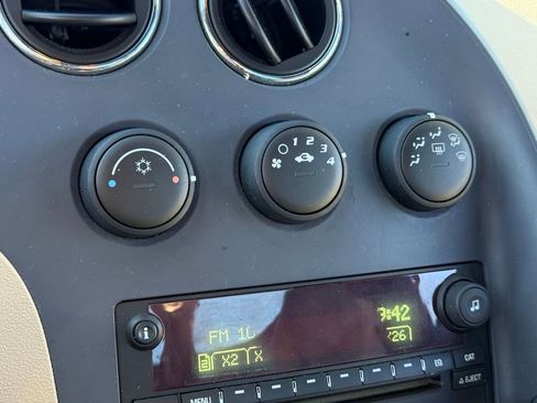 Used 2007 Pontiac Solstice Convertible w/ Premium Package image 18