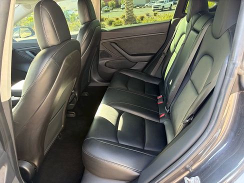 Used 2019 Tesla Model 3 Standard Range Plus RWD image 10