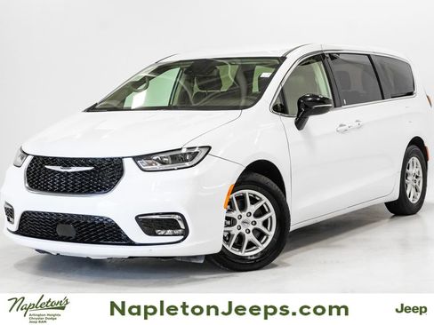 Certified 2024 Chrysler Pacifica Touring-L FWD image 1