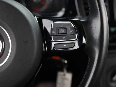 Used 2019 Volkswagen Beetle 2.0T S FWD image 30