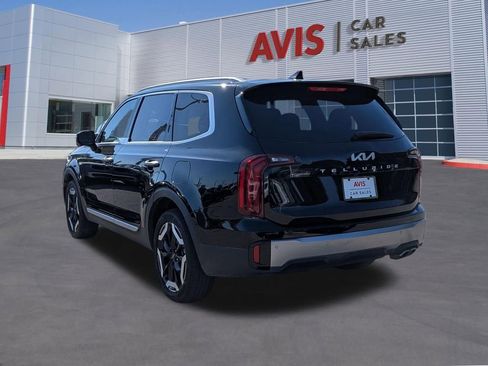 Used 2025 Kia Telluride S FWD image 9