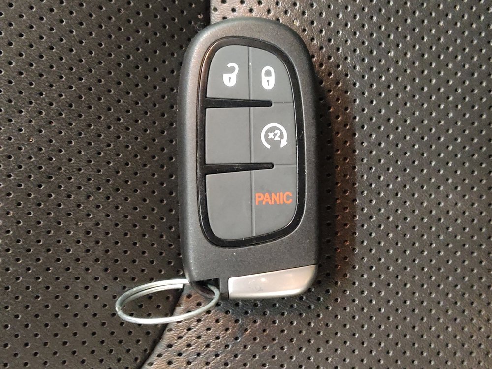 Used 2020 Jeep Cherokee Limited AWD/4WD image 32