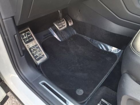 Used 2023 Volkswagen Tiguan SE R-Line image 52