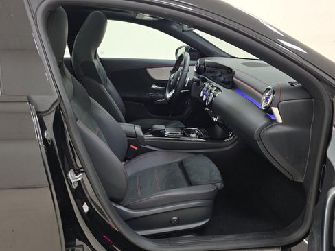 Used 2023 Mercedes-Benz CLA 250 image 3
