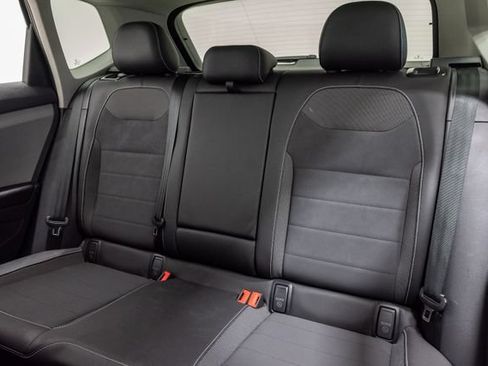 Used 2023 Volkswagen Taos SE w/ Panoramic Sunroof Package AWD/4WD image 26