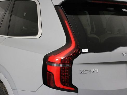 New 2026 Volvo XC90 T8 Ultra w/ Protection Package Premier AWD/4WD image 15