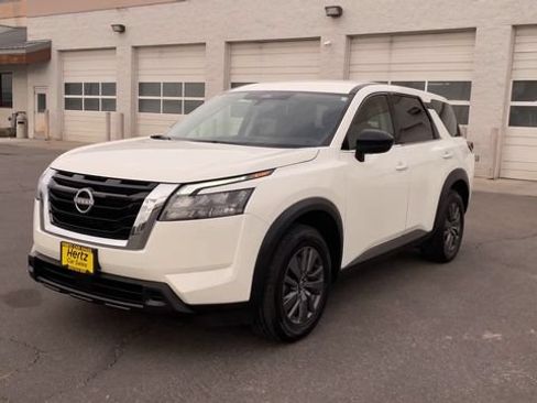 Used 2024 Nissan Pathfinder S AWD/4WD image 5