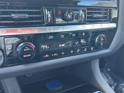 New 2026 Nissan Pathfinder SL AWD/4WD image 18